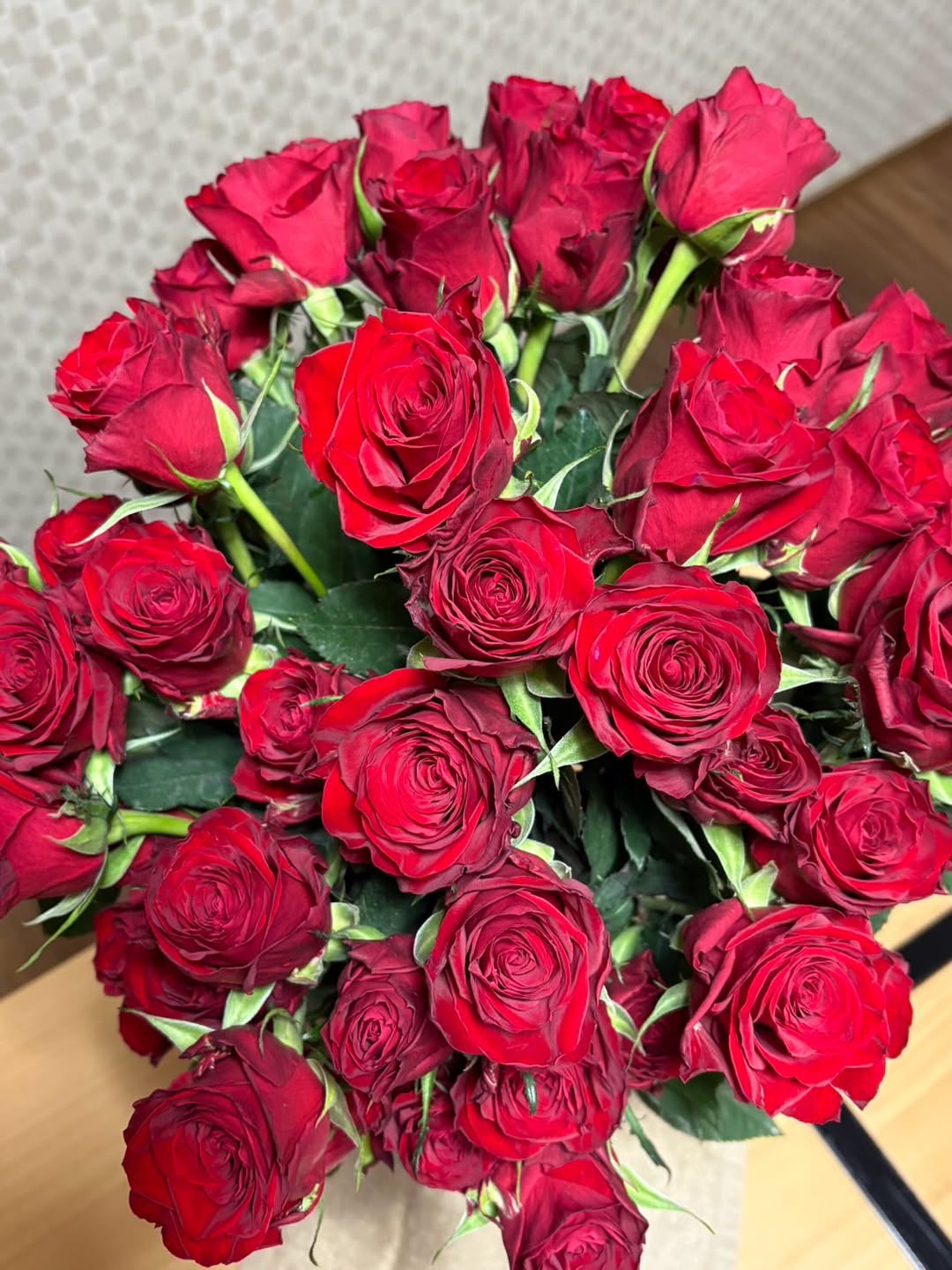 明日香村 お宿キトラ｜金婚式の薔薇の花束